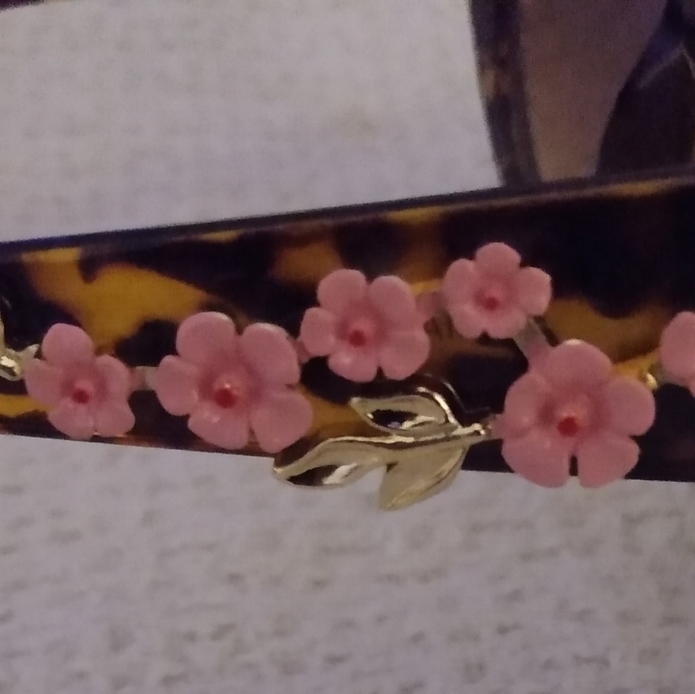 Sunglasses - Picture 3 of 6